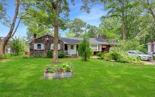 151 Pauls Path, Coram, NY 11727