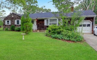151 Pauls Path, Coram, NY 11727