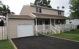 152 N Nassau Ave, Massapequa, NY 11758