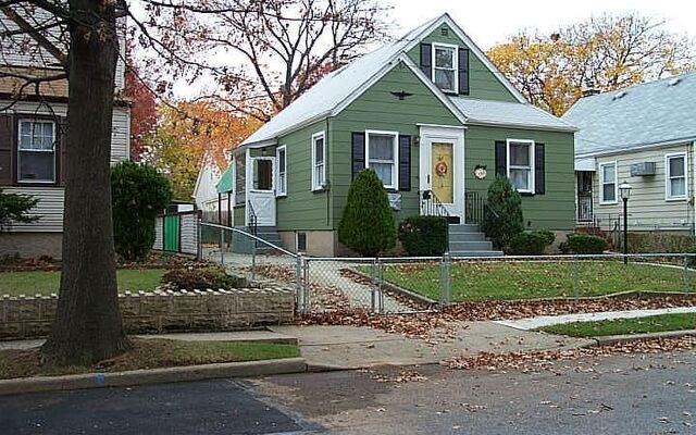 152 Stone St, Elmont, NY 11003