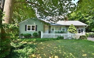 152 Stony Hollow Rd, Greenlawn, NY 11740