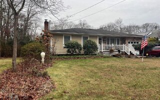 153 Auborn Ave, Shirley, NY 11967