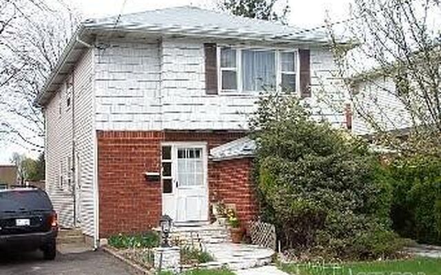 155 Nassau Blvd, New Hyde Park, NY 11040 (House View)