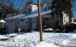 155 Roosevelt Ave, Freeport, NY 11520