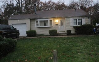1550 N Gardiner Dr, Bay Shore, NY 11706