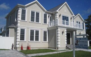 157 Rim Ln, Hicksville, NY 11801
