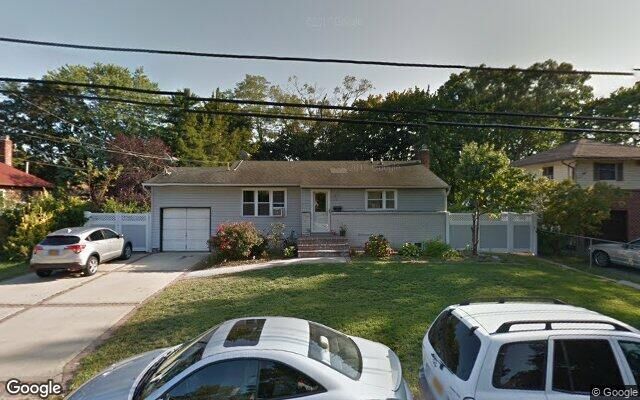 158 Pennsylvania Ave, Bay Shore, NY 11706