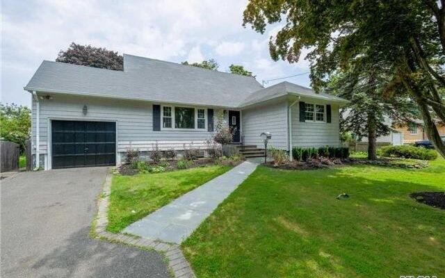 159 Nassau Ave, West Babylon, NY 11704
