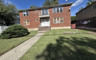 1594 Drumgoole Rd W, Staten Island, NY 10312