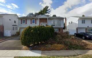 16 Gale Dr, Valley Stream, NY 11581