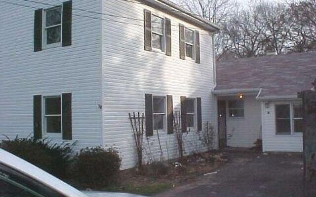 16 Astor Dr, Shirley, NY 11967