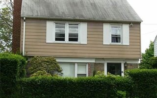 16 Bernhard St, Hempstead, NY 11550