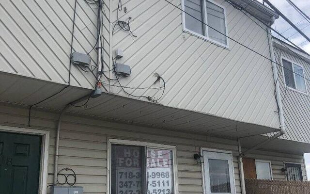 16 Betty Ct, Staten Island, NY 10303