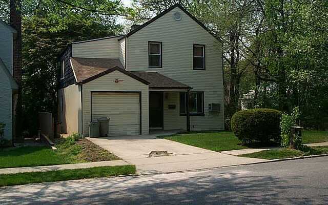 16 Fairfield Ave, Port Washington, NY 11050