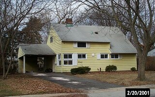 16 Fireplace Ln, Hicksville, NY 11801