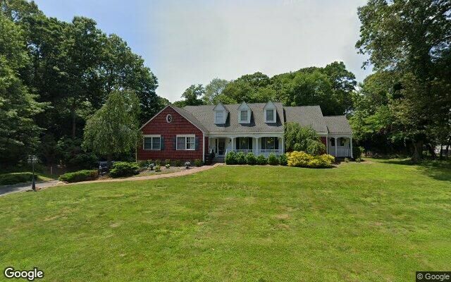 16 Josephine Blvd, Shoreham, NY 11786