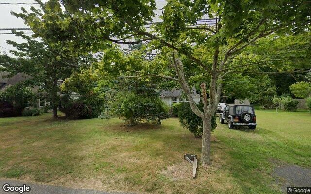 16 Osborne Ave, East Moriches, NY 11940