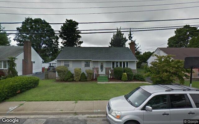 16 Prose St, Hicksville, NY 11801