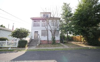 16 Renfrew Pl, Staten Island, NY 10303