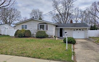 16 Sharon Ln, Deer Park, NY 11729