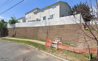 16 Sky Ln, Staten Island, NY 10304
