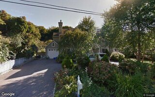 16 Smith St, Center Moriches, NY 11934