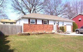 16 W 15th St, Deer Park, NY 11729