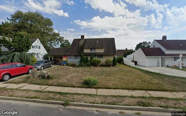 161 Duckpond Dr N, Wantagh, NY 11793