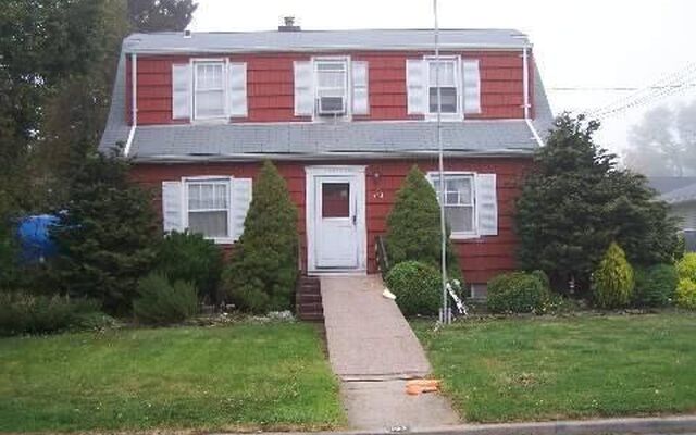 163 Massachusetts Ave, Massapequa, NY 11758