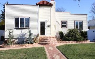 163 Wynsum Ave, Merrick, NY 11566