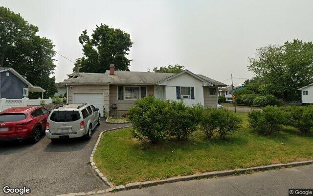 164 Hancock St, Brentwood, NY 11717