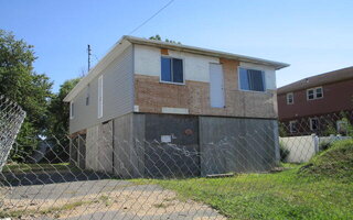 165 Nassau Ln, Island Park, NY 11558