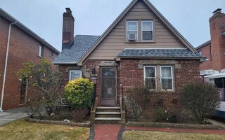 166-40 17th Ave, Whitestone, NY 11357