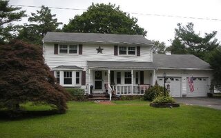167 Swan Lake Dr, Patchogue, NY 11772