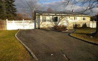 1687 Pine Acres Blvd, Bay Shore, NY 11706