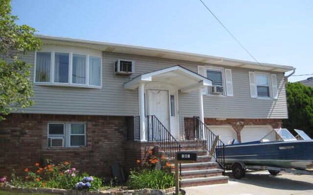 169 Meister Blvd S, Freeport, NY 11520