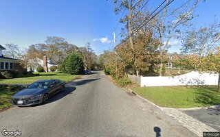 17 Evelyn Rd, West Islip, NY 11795