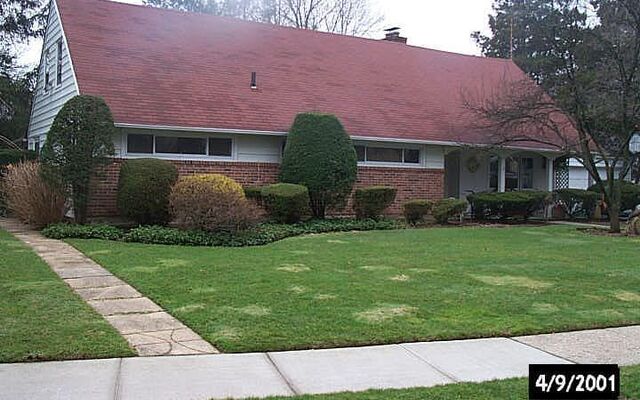 17 Albemarle Rd, Westbury, NY 11590