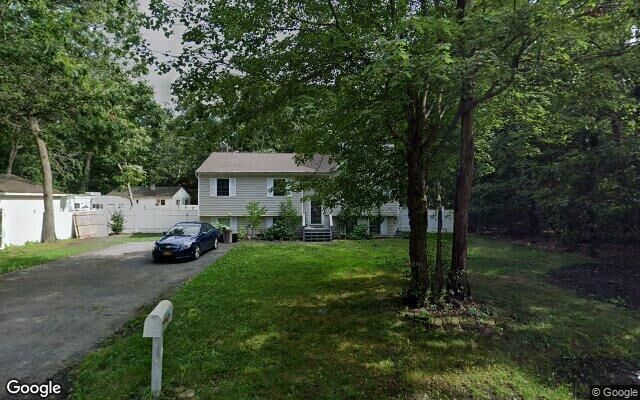17 Barclay Rd, Mastic Beach, NY 11951