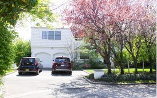 17 Copperbeech Ln W, Lawrence, NY 11559