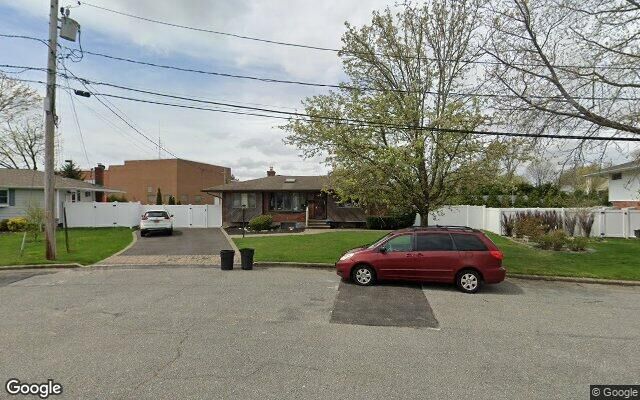 17 Digney Ct, Commack, NY 11725