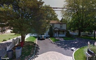 17 Fairoaks Ln, Smithtown, NY 11787