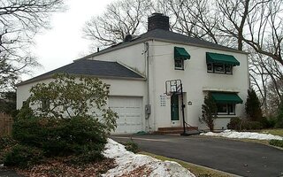 17 Fairview Rd, Farmingdale, NY 11735