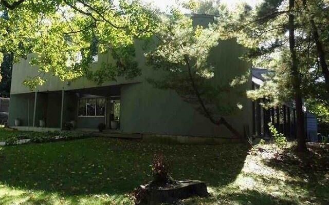 17 Fir Dr, Great Neck, NY 11024 (Yard)