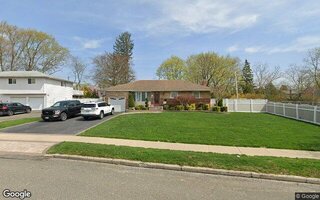 17 Harvest Ln, Commack, NY 11725