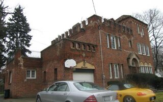17 Hillside Ave, Great Neck, NY 11021