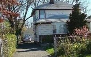 17 Howells Rd, Bay Shore, NY 11706
