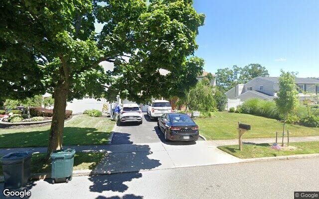 17 Louis Pl, Nesconset, NY 11767