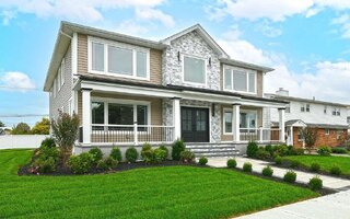 17 Orchid Rd, Levittown, NY 11756