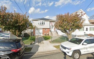 17 Pine St, Oceanside, NY 11572